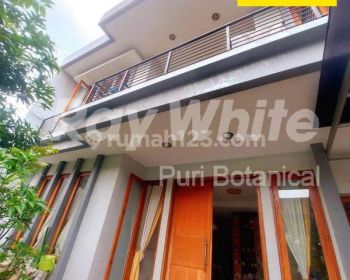 Puri Indah Rumah 3 Lantai Siap Huni Lokasi Bagus Hadap Utara