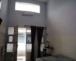 thumbnail-premium-kost-gresik-kota-parkir-mobil-depan-kamar-1