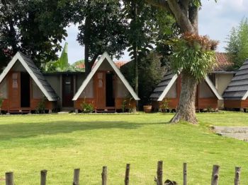 Rumah Villa Punclut Lembang dekat D'DIEULAND JUAL cepat