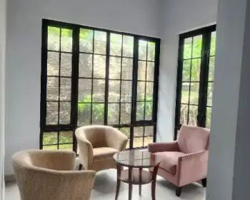 Disewakan minimal 1 thn rumah baru minimalis unik 2 lantai 2 kmr tidur