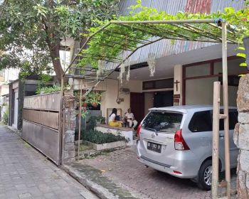 Dijual tanah bonus bangunan rumah lokasi strategis di Denpasar