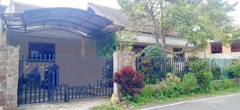 DI JUAL RUMAH KOST LOKASI JALAN BUNGA BUNGA SUHAT