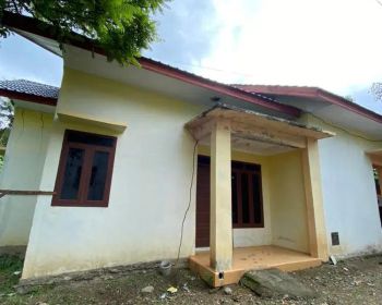 Disewakn satu unit rumah.2 kamar tidur .1 kamar mandi.harga 6000000 th