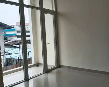 KOMPLEK DIAMOND VILLAGE JALAN BERLIAN SARI 2 KATAMSO TITI KUNING