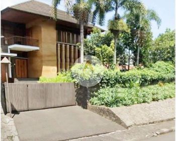 Rumah di dago mainroad jual cepat cocok untuk usaha