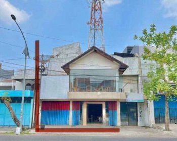 Disewakan cepat, Ruko 2 lantai Baratajaya lebar 9 Area strategis