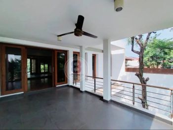 Rumah Lebak bulus 2 lantai siap huni dalam komplek dkt jl adiyaksa