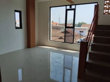 Disewakan Gudang Baru + Kantor 4 Lt