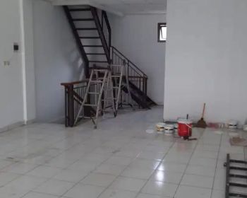 Disewakan Ruko 3 Lantai Siap Pakai Terawat di Mekar Utama