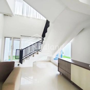 Rumah di Graha Candi Golf Tembalang , Semarang ( Yl 5865S )