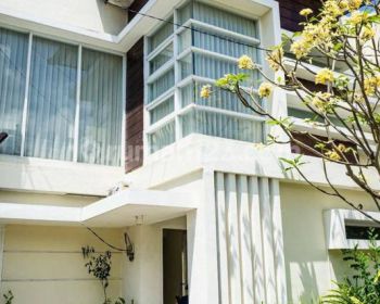 Rumah Tinggal 2 Lt Furnished Denpasar Barat Dekat Kerobokan Bali