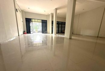 Rumah Strategis Halaman Luas Karangklesem