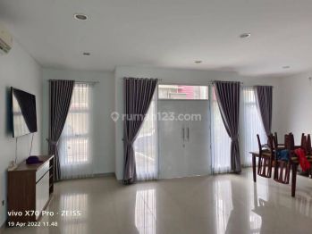 Rumah disewakan Green Lake City Amerika 11x25