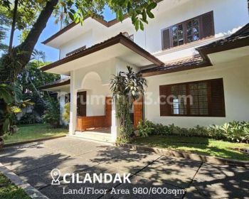 Rumah siap huni halaman luas di cilandak jaksel