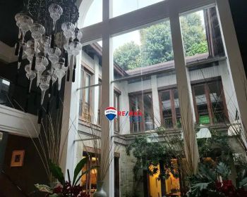 Ruko di jantung kawasan Kemang! Cocok untuk bisnis F&B, Klinik, dll