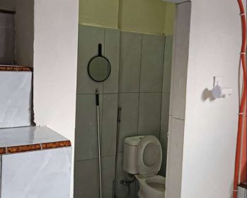 disewakan ruko baru 3 lantai