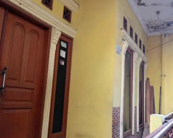 DISEWAKAN RUMAH DI WILAYAH STRATEGIS KELAPA GADING 3 LANTAI