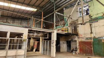 FOR RENT GUDANG (Cocok Untuk Usaha Kantor Showroom) DI JLN RAYA KEBAYO