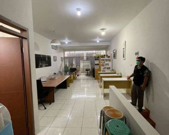 disewakan ruko 2 lantai terawat siap pakai di mekar wangi