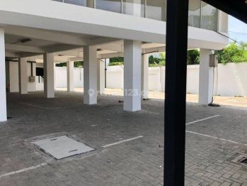 Gedung Angkasa Raya kan, Lokasi Strategis