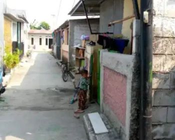 Rumah di hook jual cepat di teluk pucung