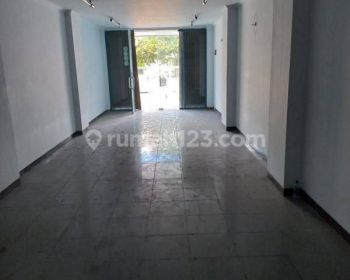 Ruko 4 lantai disewakan, daerah Kebon Jeruk(Jak Bar).