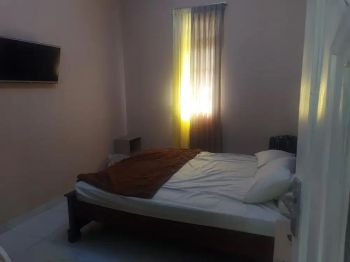 Rumah Besar ada kolam renang