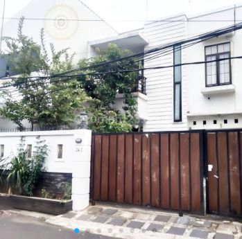Rumah di lelang 207m2 daerah mampang SHM Bagus