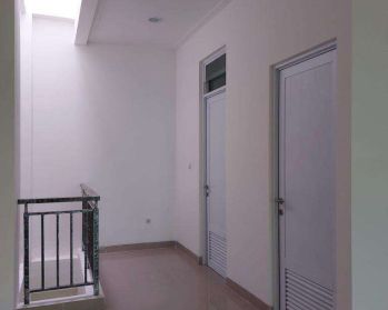 DISEWAKAN RUKO BOSTON PIK 2 JALAN BOULEVARD UK 5X15 BRAND NEW TERMURAH