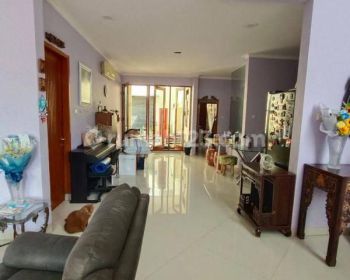 Rumah Murah 3 Lantai Dan Swimming Pool di Bintaro Sektor 1 Jakarta Selatan