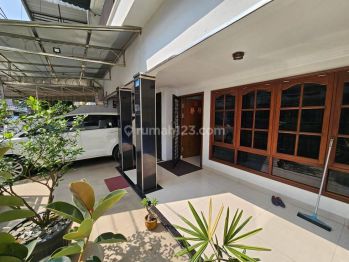 rumah 2 lantai terawat siap huni harga nego sampai deal di medan dekat central