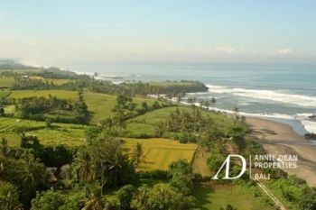 FREEHOLD BEACHFRONT LAND IN KELECUNG BEACH