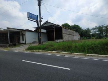 Dijual Gudang Tepi Aspal Siap pakai Sleman Yogyakarta