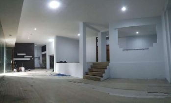 Rumah komersil cocok untuk cafe,beer house,club,fitnes,resto Disewakan
