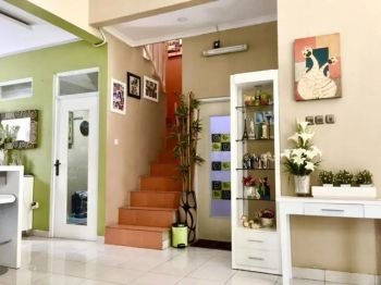 Dijual Murah Rumah Luas Lokasi Strategis di Jl. Utama