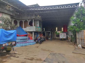 Gudang di Inspeksi Kalimalang Duren Sawit Jakarta Timur)