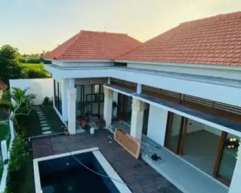 Di sewakan villa baru di Munggu dekat canggu