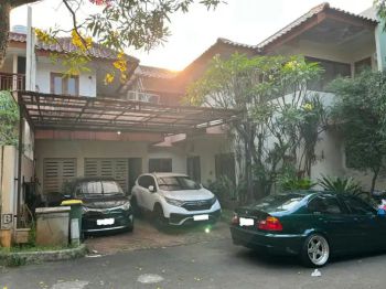 Rumah Mewah Dalam Townhouse di Lebak Bulus