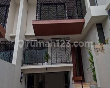 Turun Harga Town House Mewah 3Lantai at Kemang Jakarta Selatan