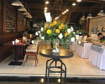 Ex Resto Bonus Interior Nih Ruko Cakep Parah, Jual di Batununggal