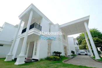 Menteng Rumah Gedung Putih Bangunan Baru, Lingkungan Tenang, Nyaman Dan Aman,