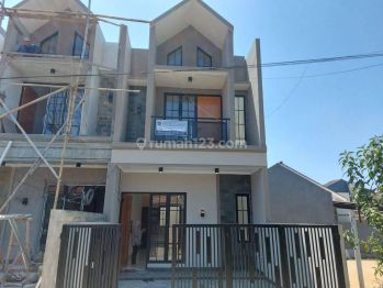 Rumah Mewah 2 Lantai Scandinavian 4 KT 3 KM di Pinggir Jakarta, Dekat Pintu Tol