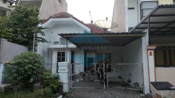 disewakan rumah pantai mentari