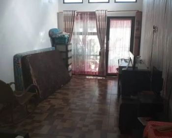 Di Kontrakan Rumah 2 Lantai Strategis