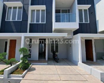 Dijual Rumah 2 Lantai SHM Murah di Jl. Raya Condet Jakarta Timur