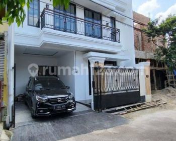 Rumah 2 Lantai SHM di Dekat Kantor Walikota Tangsel