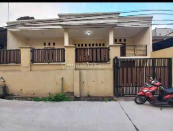 Disewakan rumah besar, mewah 2 lt di tugu, cimanggis
