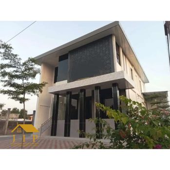 Disewakan Gedung Kantor Bangunan Baru