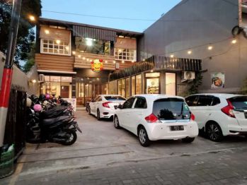 RUKO EX. RESTO TERKENAL Pejaten Kudus Kota KHR Asnawi