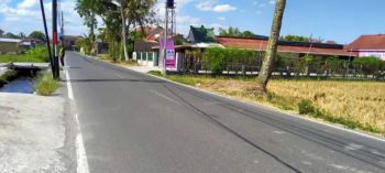 Tanah Strategis Mangku Jalan Utama Lapangan Banyuraden Selatan STPN